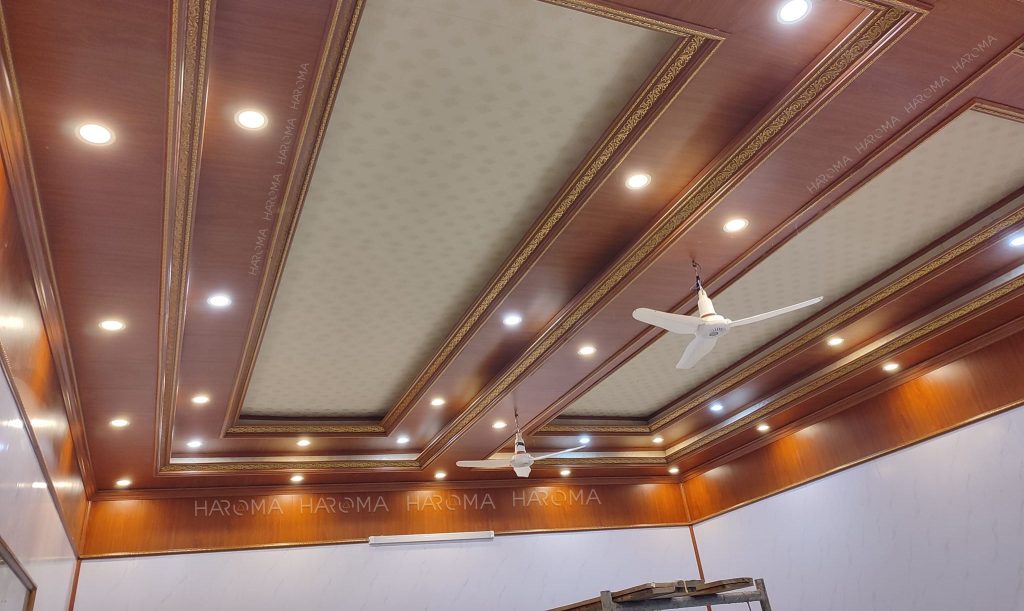 Tấm ốp nhựa giả gỗ trang trí tường trần nhà hiện đại