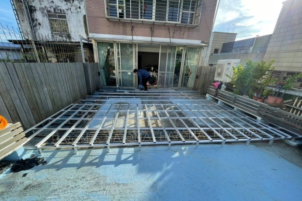 Hệ khung xương chắc chắn sẽ giúp hệ sàn gỗ nhựa được bền bỉ hơn