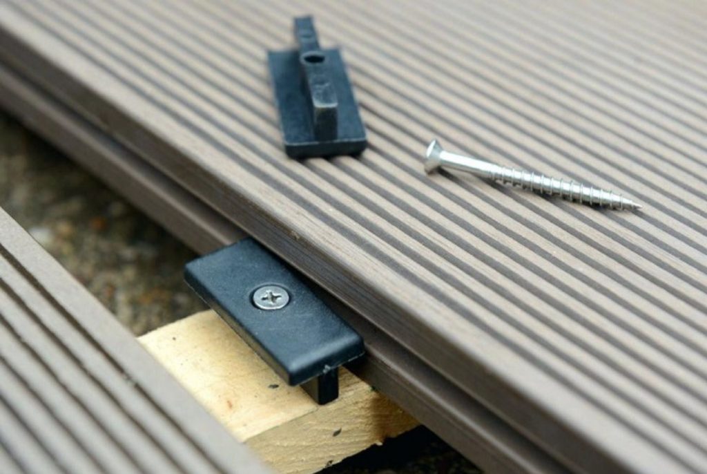 Gỗ nhựa có khả năng chống cháy lan tốt, khi ngọn lửa bén cháy sẽ bị dập tắt hoàn toàn
