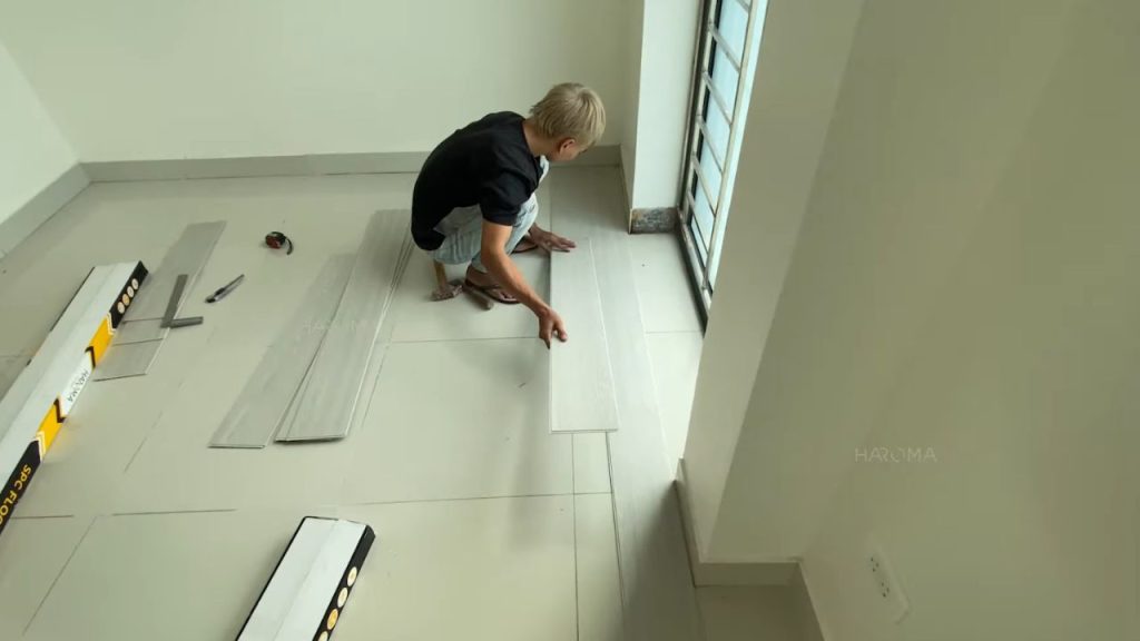 Cải tạo nền nhà cũ với sàn nhựa hèm khóa SPC