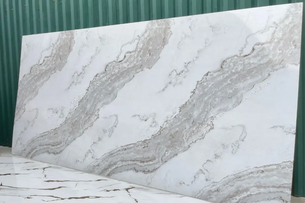 Tấm nhựa giả đá ốp tường PVC là gì? Ưu nhược điểm ra sao?