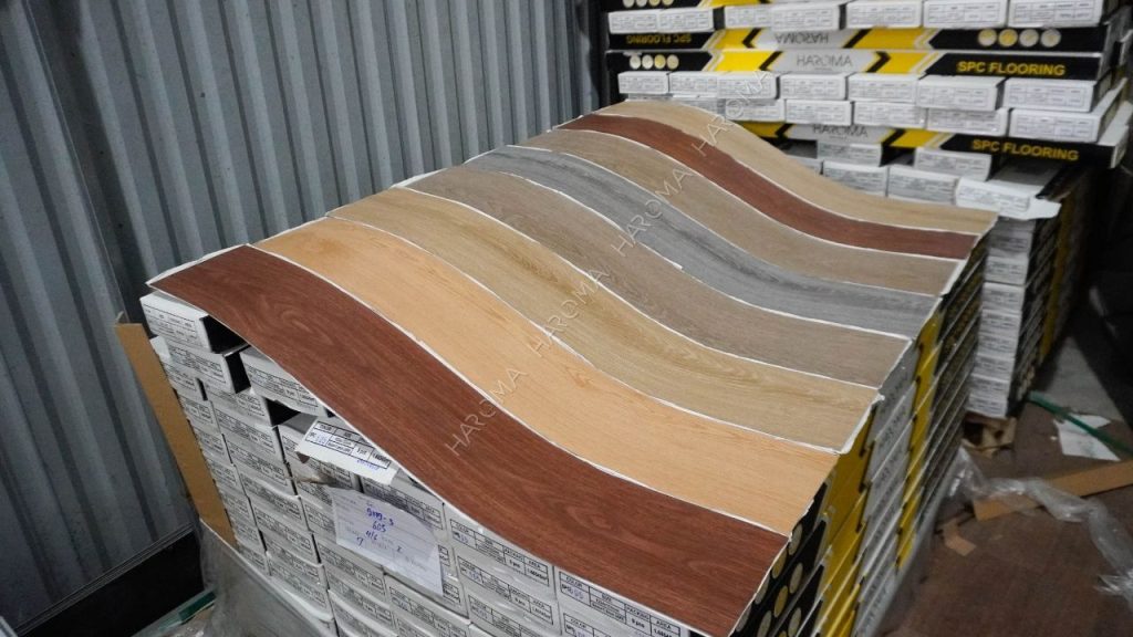 Sàn nhựa bóc dán - Vật liệu lát sàn giá rẻ nhất hiện nay