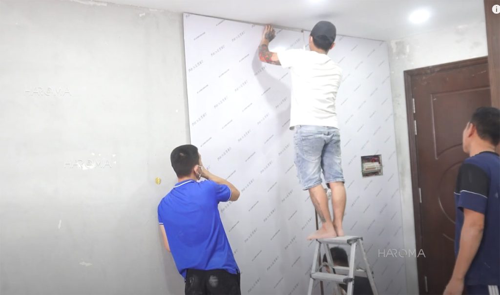 Cập nhật giá thi công trọn gói tấm ốp đa năng sợi than tre mới nhất 2025