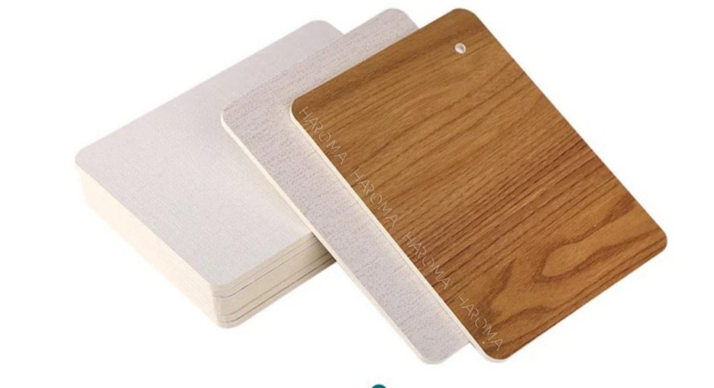 Tấm ốp than tre vân gỗ được nhiều người yêu thích
