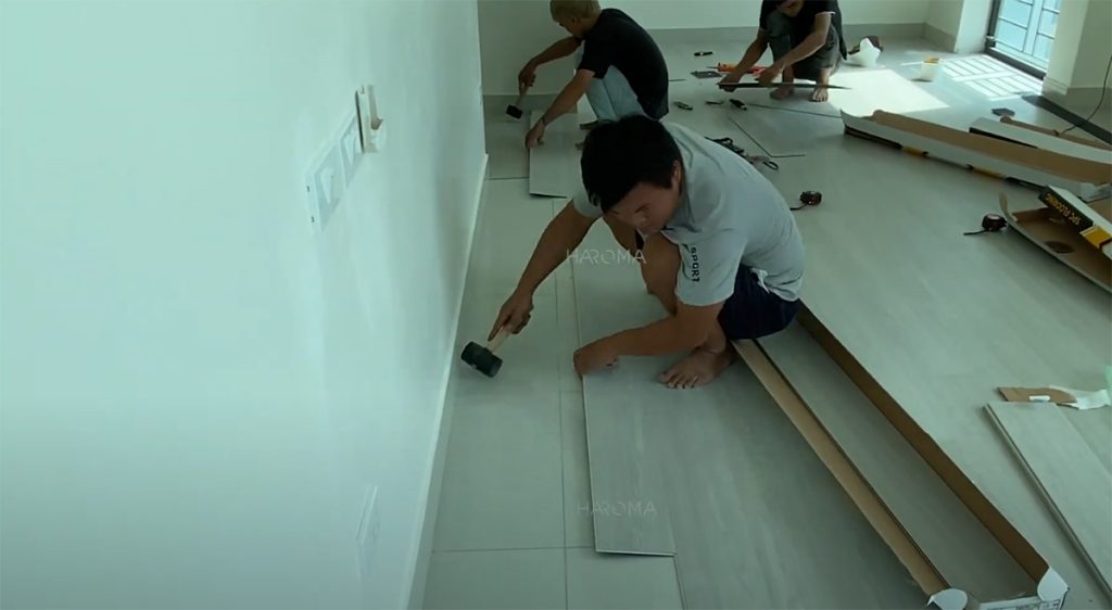 Hướng dẫn thi công sàn nhựa giả gỗ hèm khóa