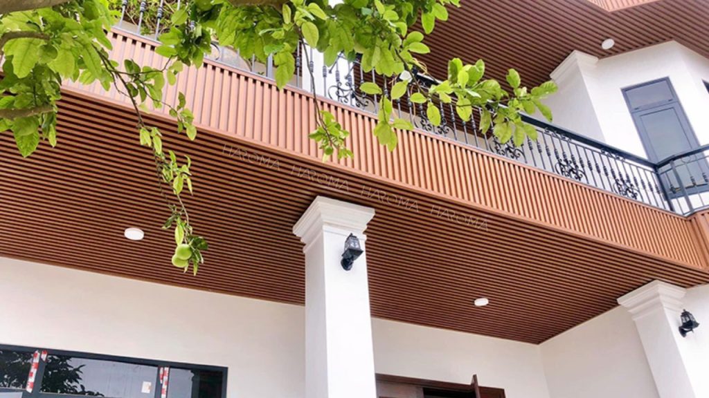 Ứng dụng lam sóng gỗ nhựa trong trang trí ngoại thất