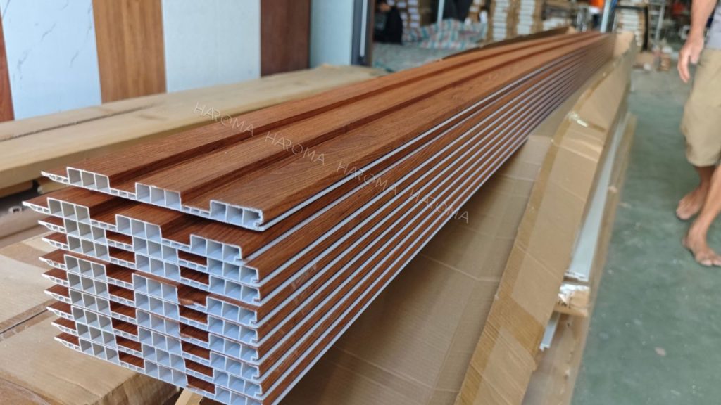 Lam sóng nhựa giả gôz  - Vật liệu ốp tường xu hướng được nhiều người yêu thích