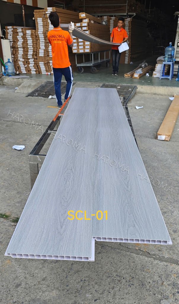 Sàn chịu lực nhựa giả gỗ được phủ lớp màng film nhựa giả gỗ sang trọng