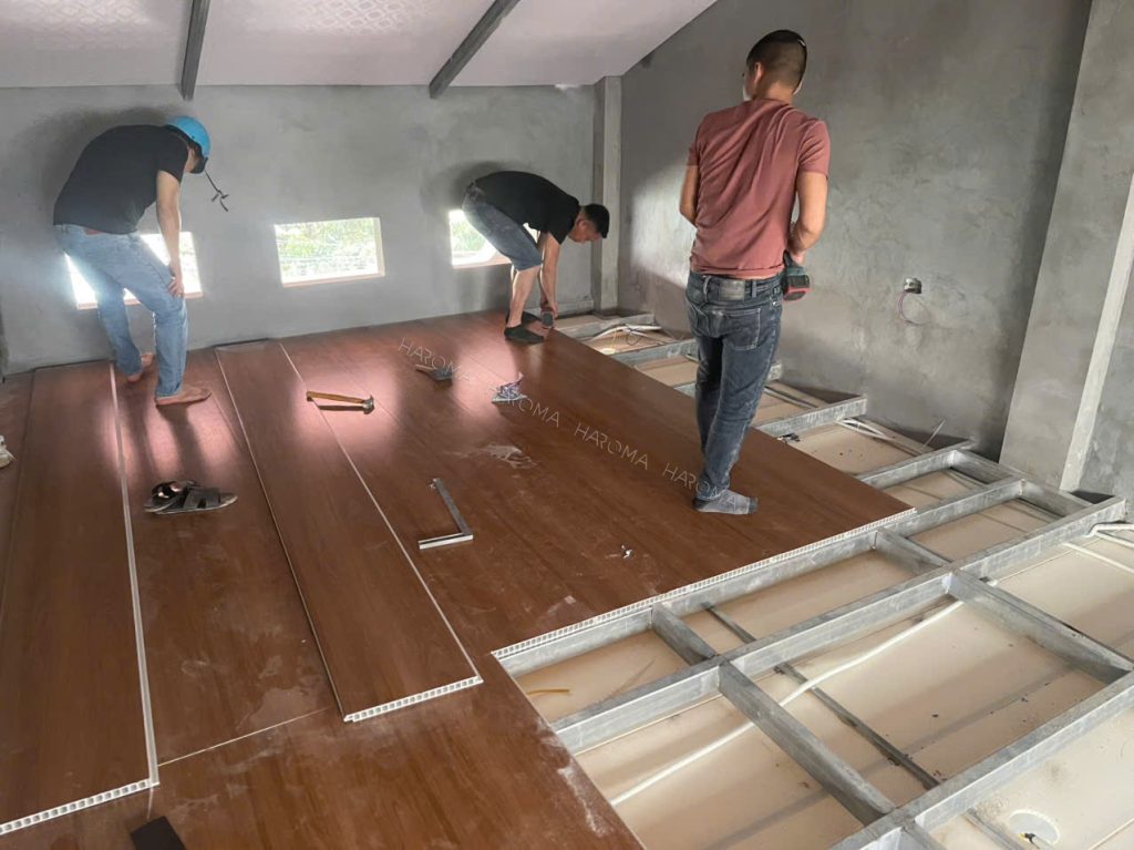 Sàn nhựa chịu lực được sản xuất từ nhựa nguyên sinh chất lượng cao