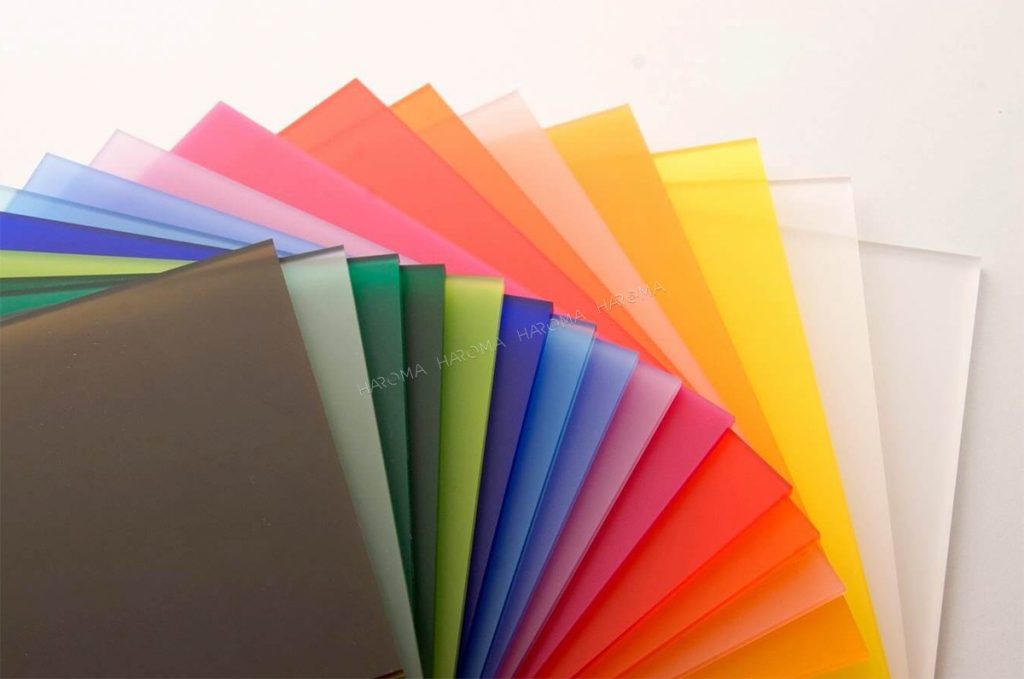 Tấm nhựa Mica - Vật liệu quen thuộc trong ngành quảng cáo