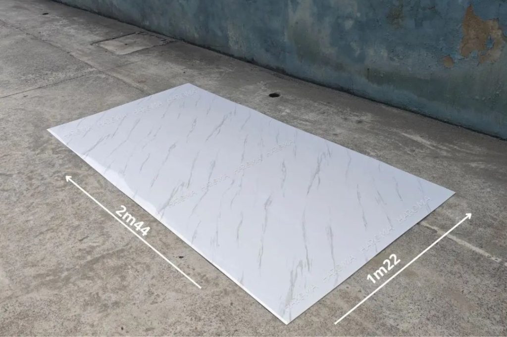 Tấm PVC vân đá mô phỏng vân đá tự nhiên với cấu tạo chính từ hạt nhựa kết hợp bột đá