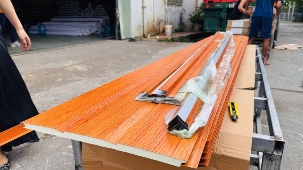 Lưu ý quan trọng khi thi công tấm panel cách nhiệt