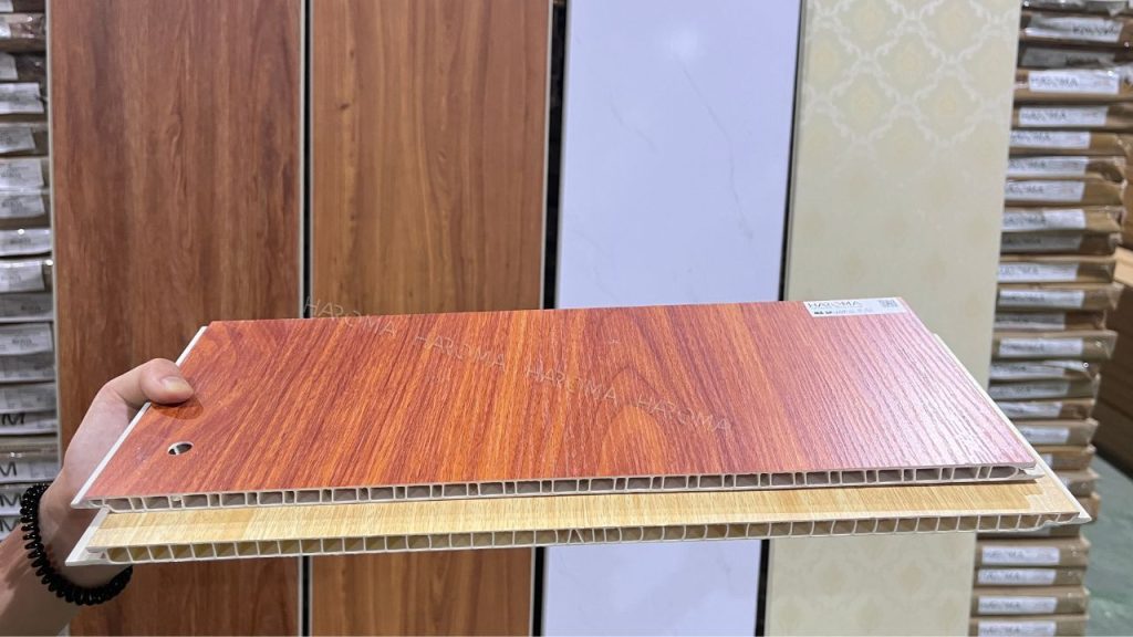 Tấm ốp nhựa giả gỗ sở hữu thiết kế giả gỗ sang trọng