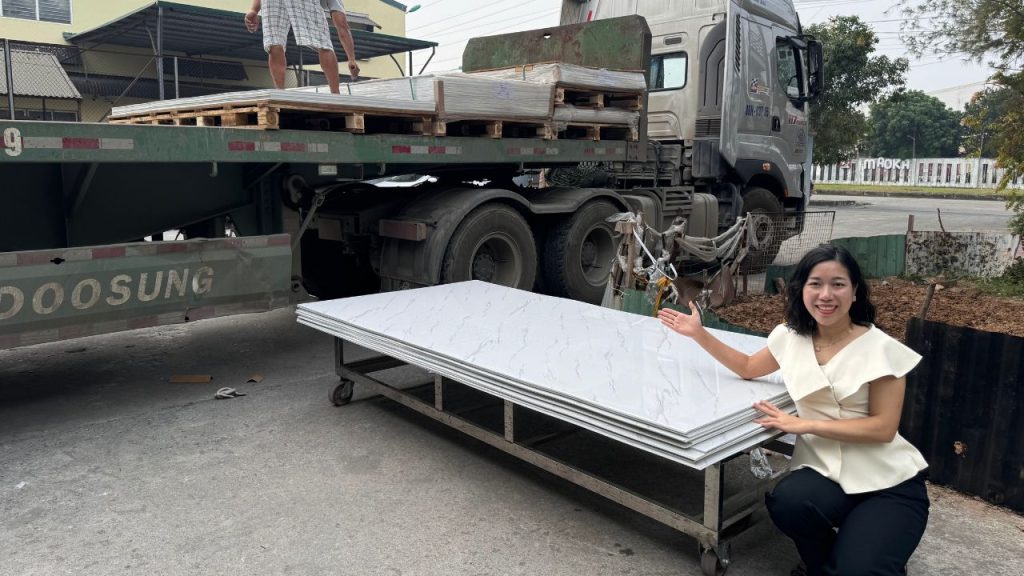 Lựa chọn địa chỉ cung cấp tấm PVC vân đá uy tín