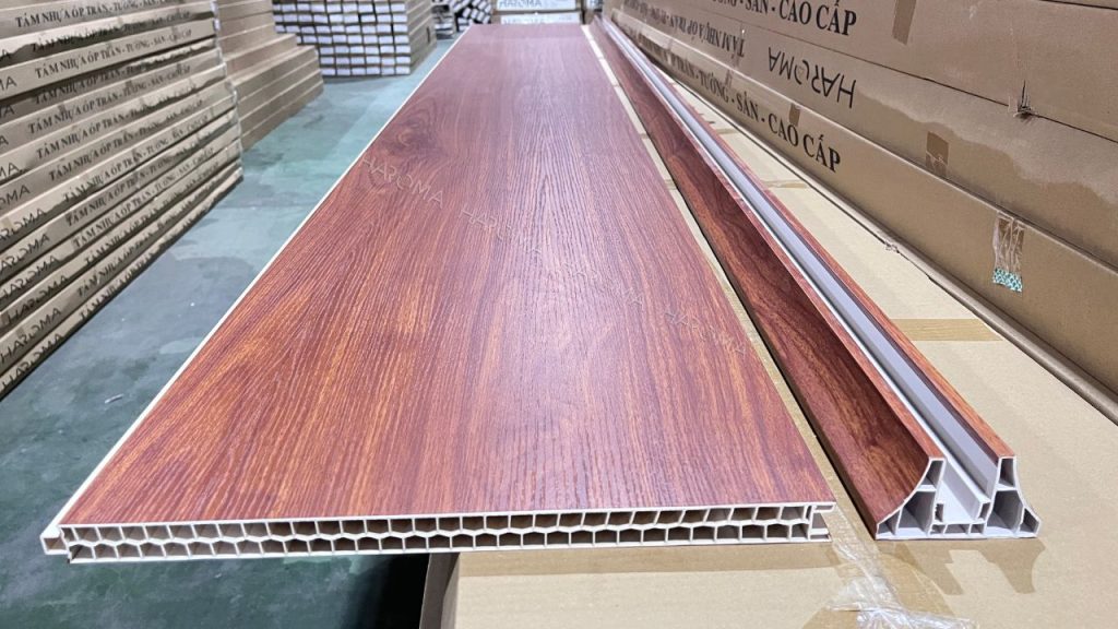 Tấm nhựa vách ngăn phòng được phủ lớp màng film tạo vân gỗ sang trọng