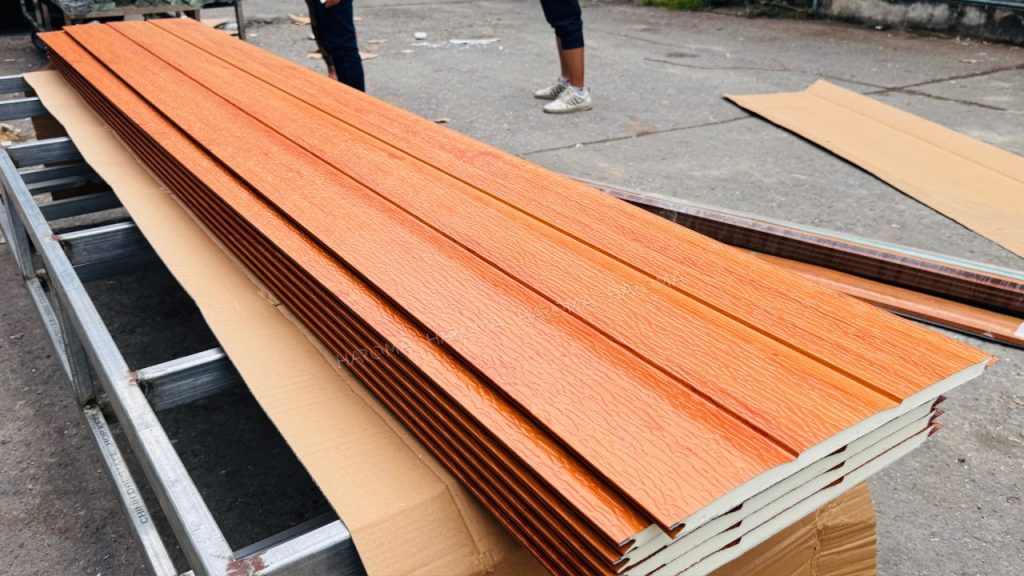 Tấm panel ốp tường ngoài trời Haroma có trọng lượng nhẹ thi công dễ dàng