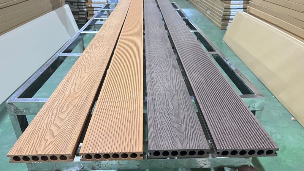Sàn gỗ nhựa ngoài trời - Vật liệu chuyên lát sàn bể bơi sân vườn