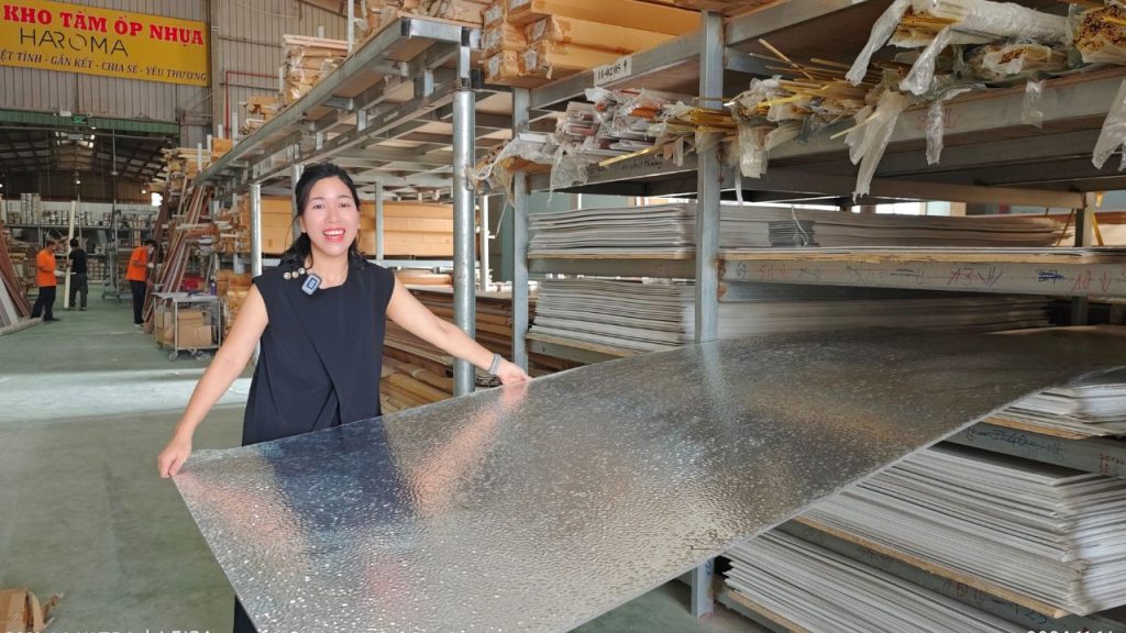 Lưu ý quan trọng khi  thi công ốp tường bằng tấm ốp than tre