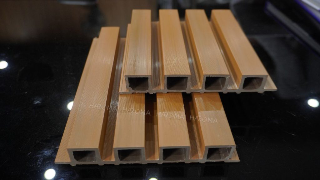 Lam sóng gỗ nhựa ASA 4 sóng lớn