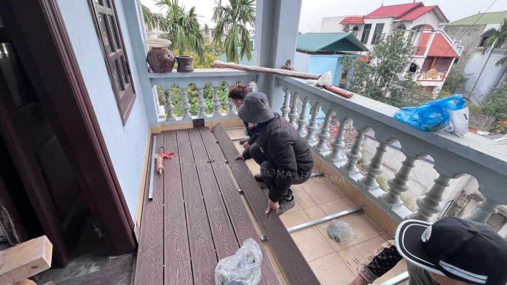 Thi công sàn gỗ nhựa ngoài trời không quá phức tạp nhưng cần đảm bảo kỹ thuật thi công