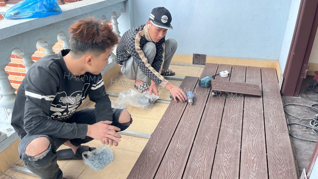 Sàn nhựa ngoài trời - Vật liệu chuyên ốp sàn xu hướng với khả năng chống mối mọt nồm ẩm