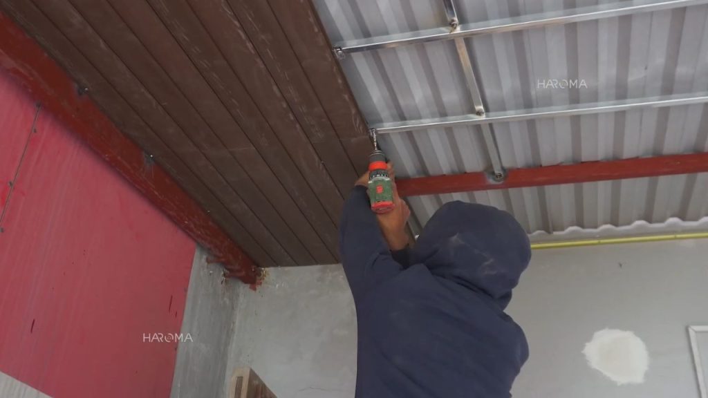 Tấm ốp mái hiên giá rẻ