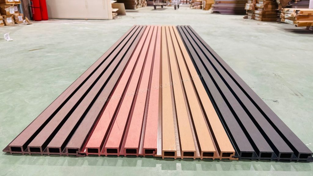 Gỗ nhựa ngoài trời với thành phần cấu tạo từ hạt nhựa kết hợp từ bột gỗ