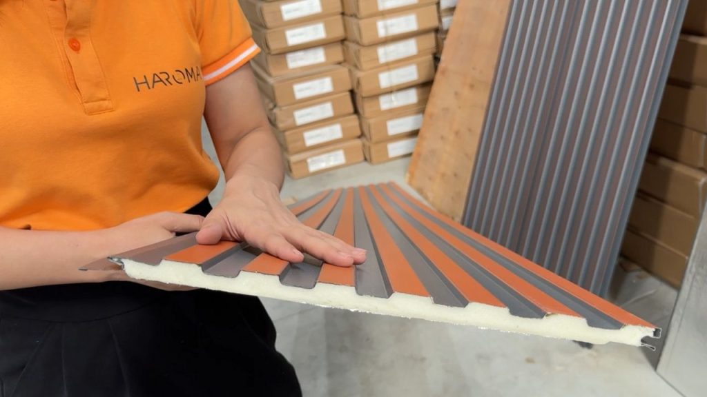 Tấm panel tôn xốp ốp tường