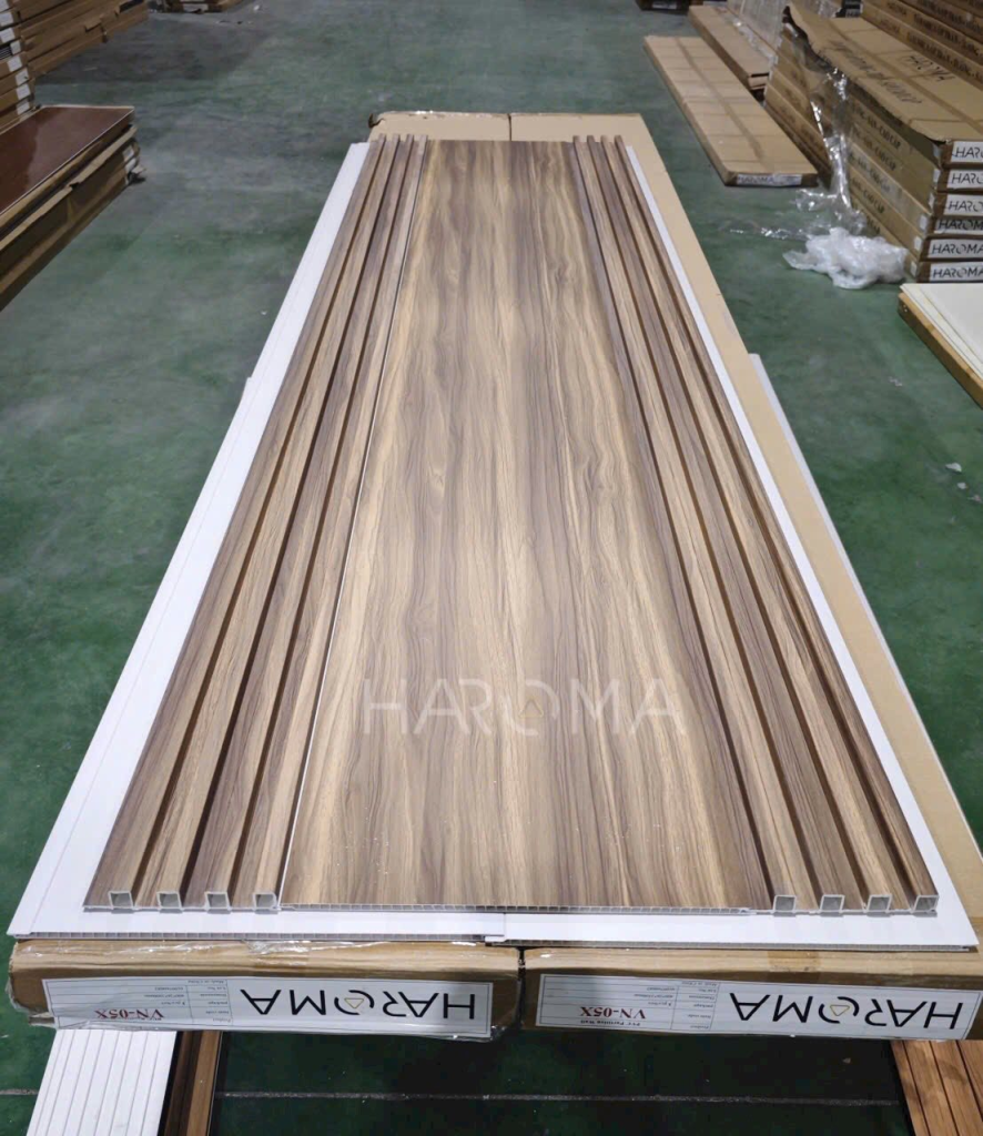 Tấm ốp nhựa lam sóng