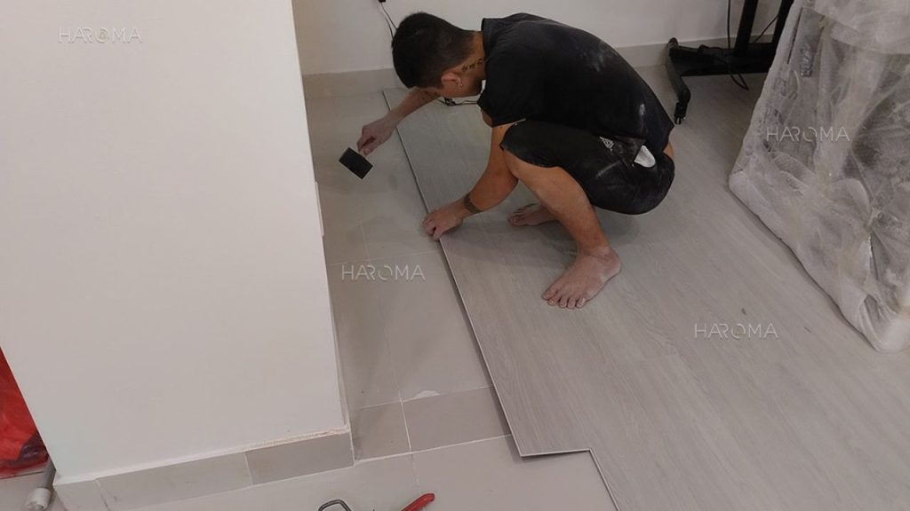 Sàn nhựa hèm khoá Haroma có độ ổn định cao, chống ẩm mốc, mối mọt