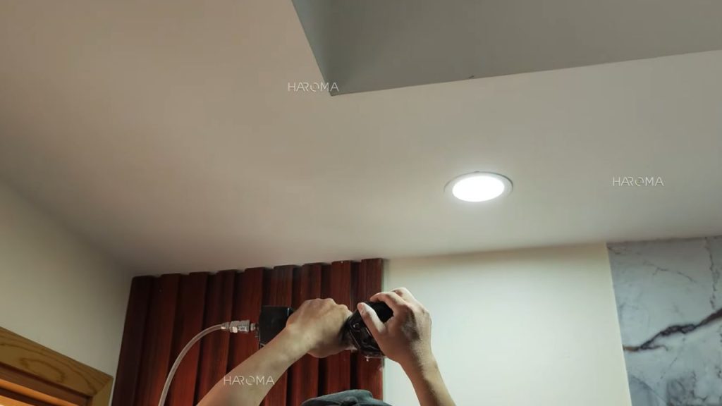 Thi công lam sóng ốp viền vách tivi