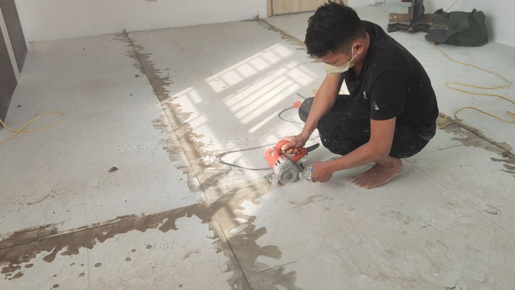 Cần xử lý bề mặt sàn nhà trước khi thi công