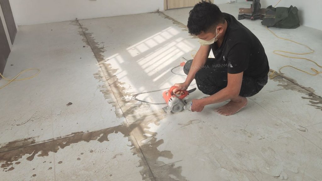 Độ phẳng sàn nhà ảnh hưởng trực tiếp đến thẩm mỹ và độ bền sàn nhựa