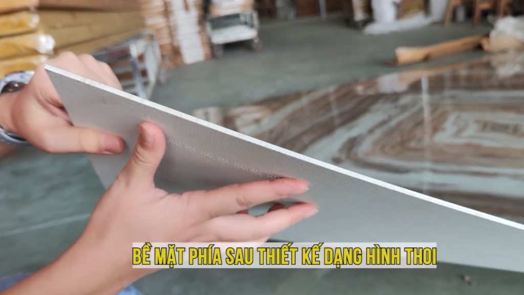 Vách PVC giả đá ốp tường có kết cấu phần cốt được làm từ nhựa nguyên sinh và bột đá