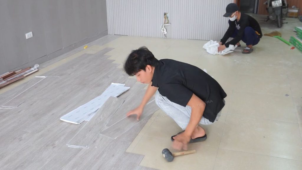 Sàn nhựa bóc dán - Vật liệu lát sàn sở hữu nhiều ưu điểm nổi bật
