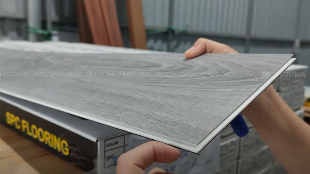 Nên chọn sàn gỗ hay là sàn gạch men?
