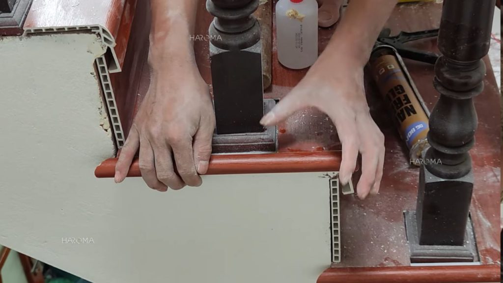 Kiểm tra nẹp và vệ sinh cầu thang nhựa đúng cách giúp cầu thang bền đẹp hơn