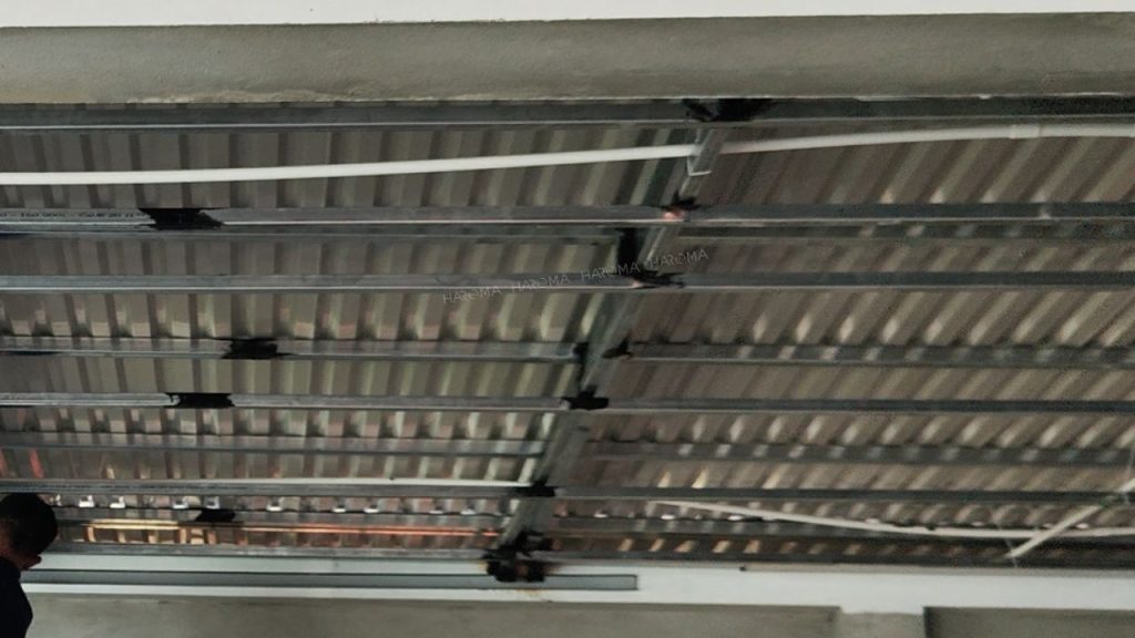 Thi công hệ khung xương trang trí trần tấm panel