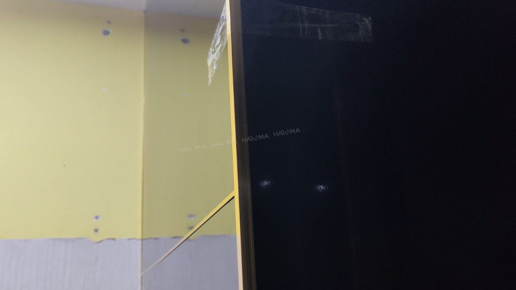 Sử dụng nẹp che điểm kết thúc và nối tấm PVC vân đá