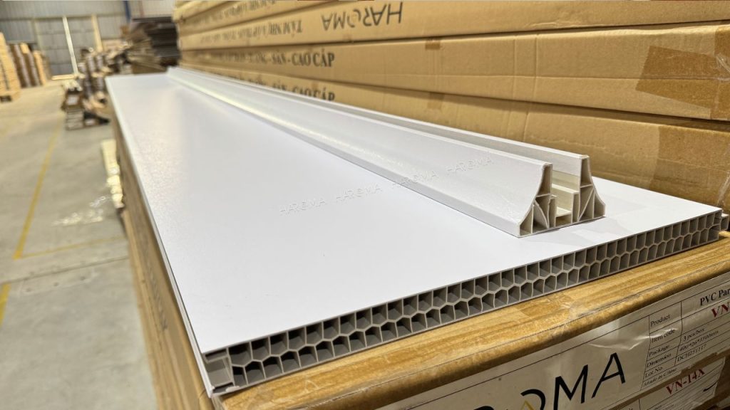 Vách ngăn phòng nhựa giả gỗ - Vật liệu thế hệ mới giúp phân chia không gian xu hướng