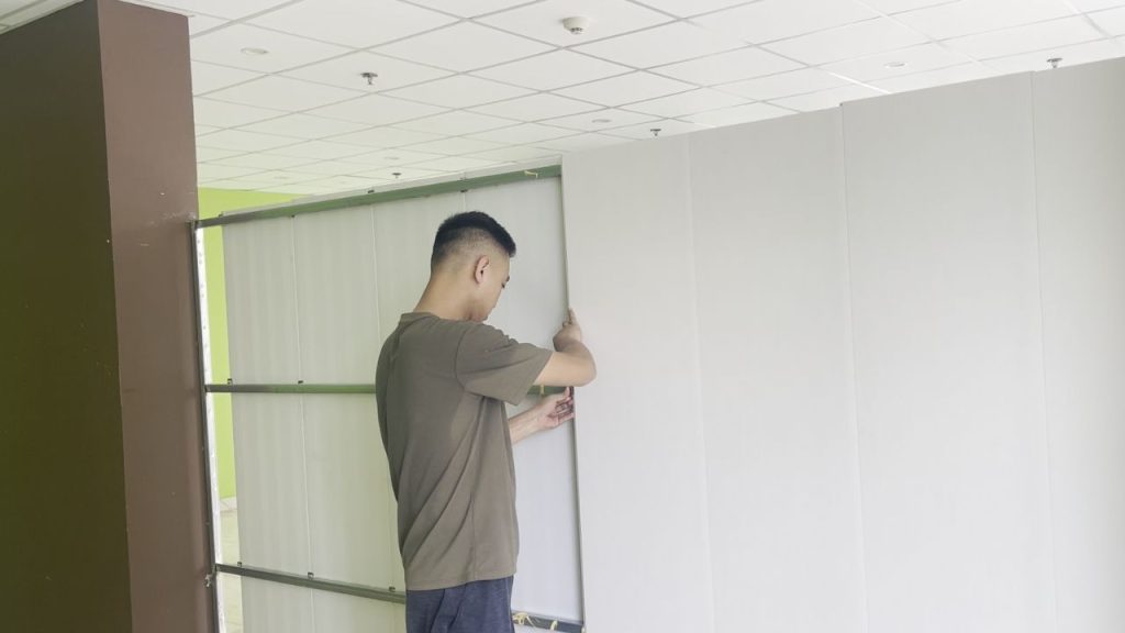 Thi công tấm ốp nhựa nano dựng vách ngăn phòng