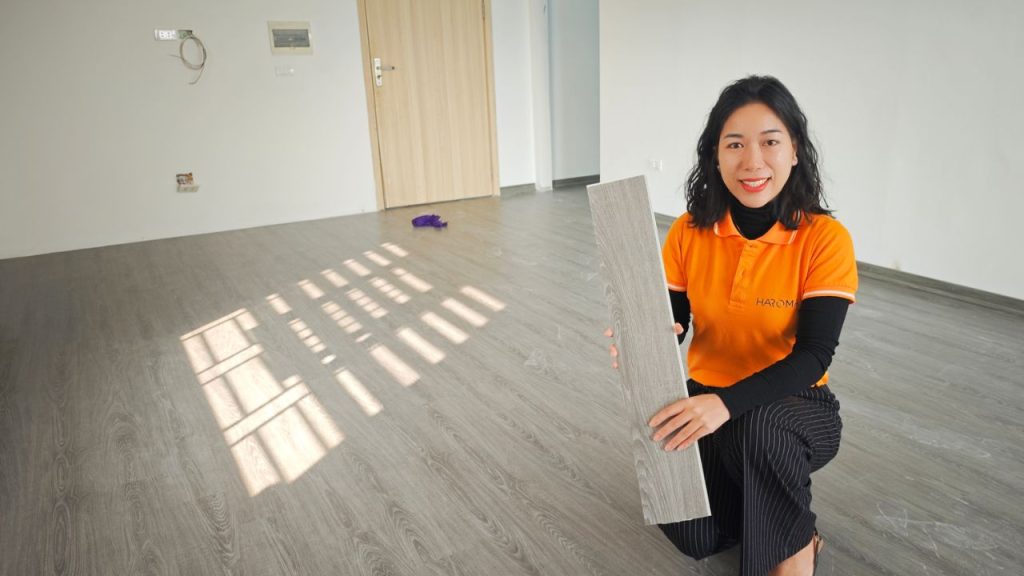 Sàn nhựa hèm khoá SPC có độ bên cao, khả năng chịu lực tốt