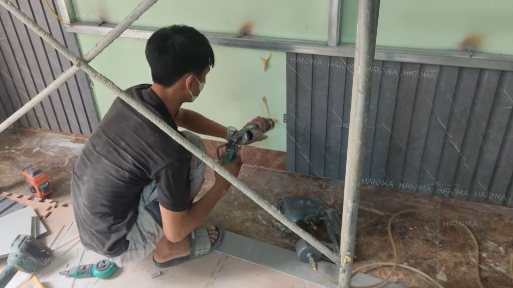 Tấm ốp nhựa lam sóng trong cải tạo trang trí nhà
