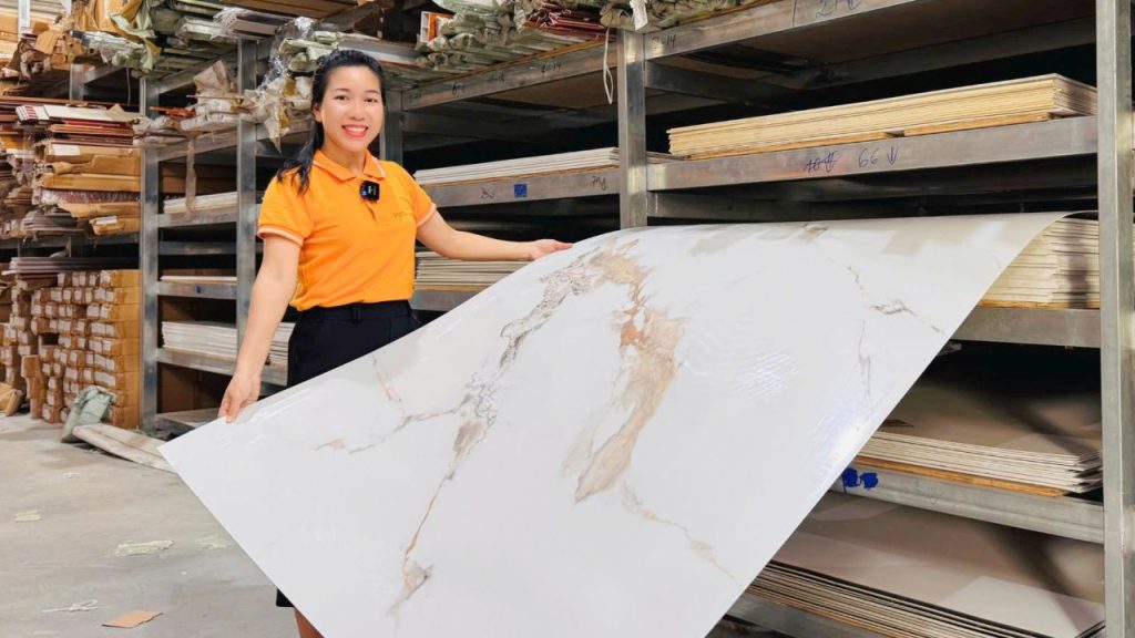 Đo đặc bức vách tivi trang trí phòng khách